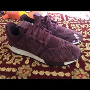 New Balance lift style sneakers